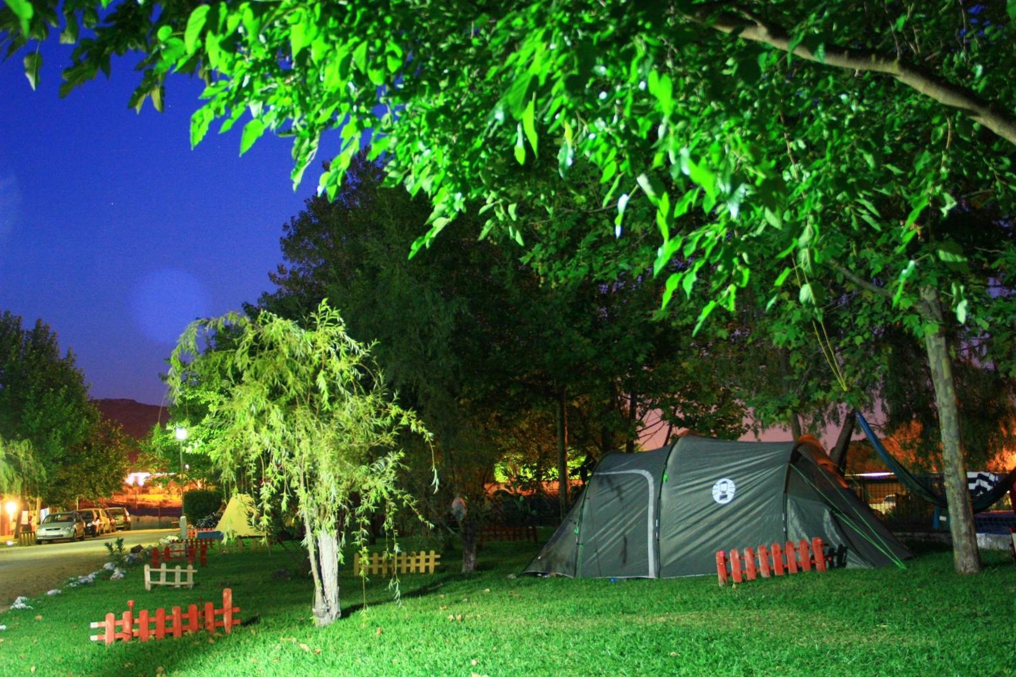 Camping Sierra De Las Nieves Yunquera Kültér fotó